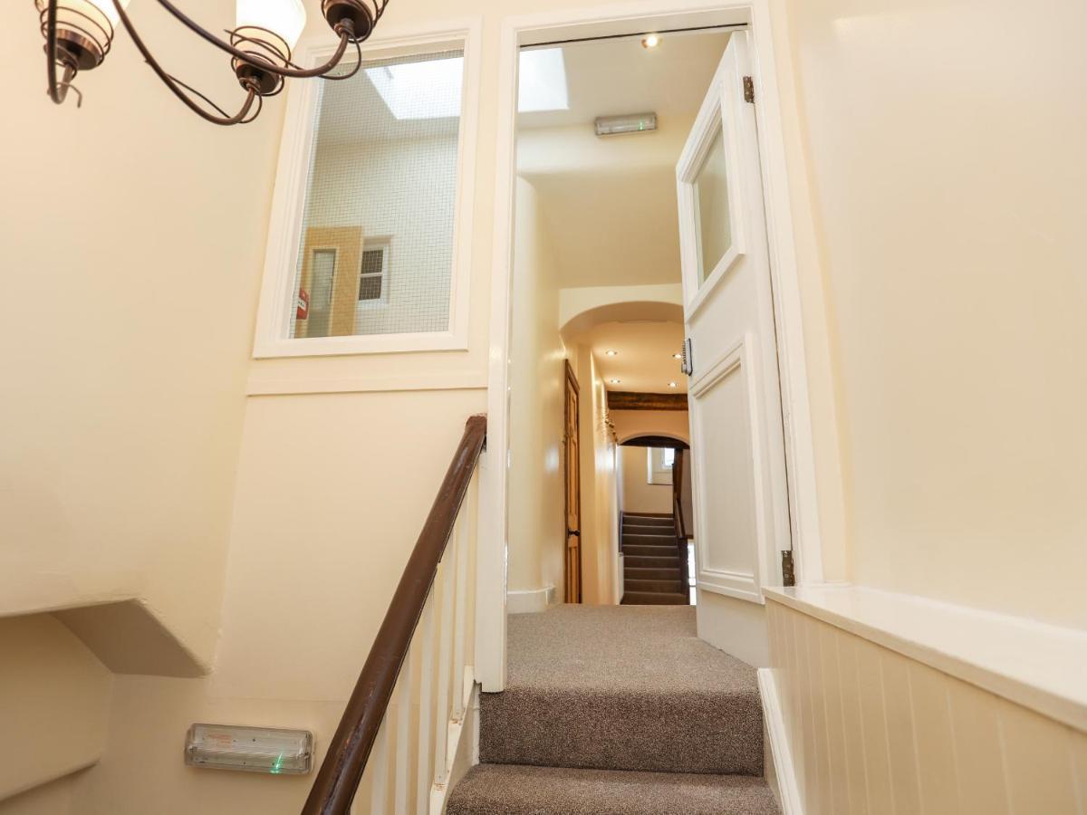 Above Deck Apartment Beaumaris Exterior foto